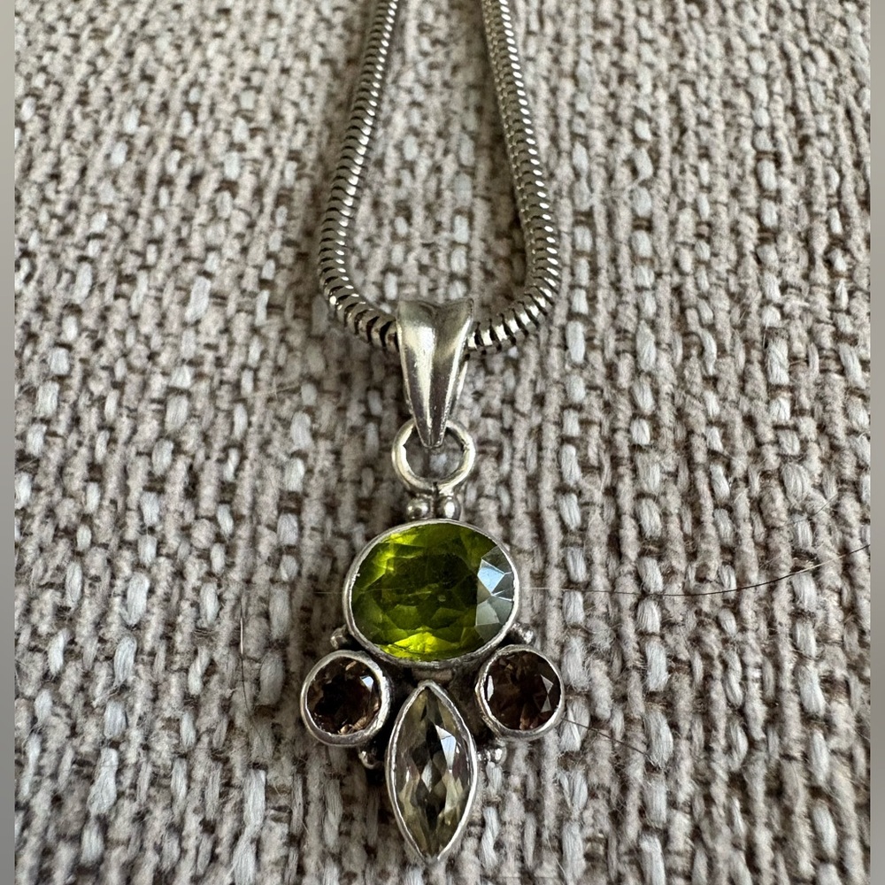 Handcrafted Sterling Silver Peridot Choker Necklace -Preused